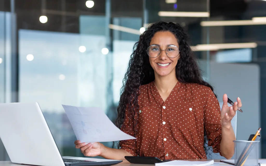 Consultora latina en firma legal